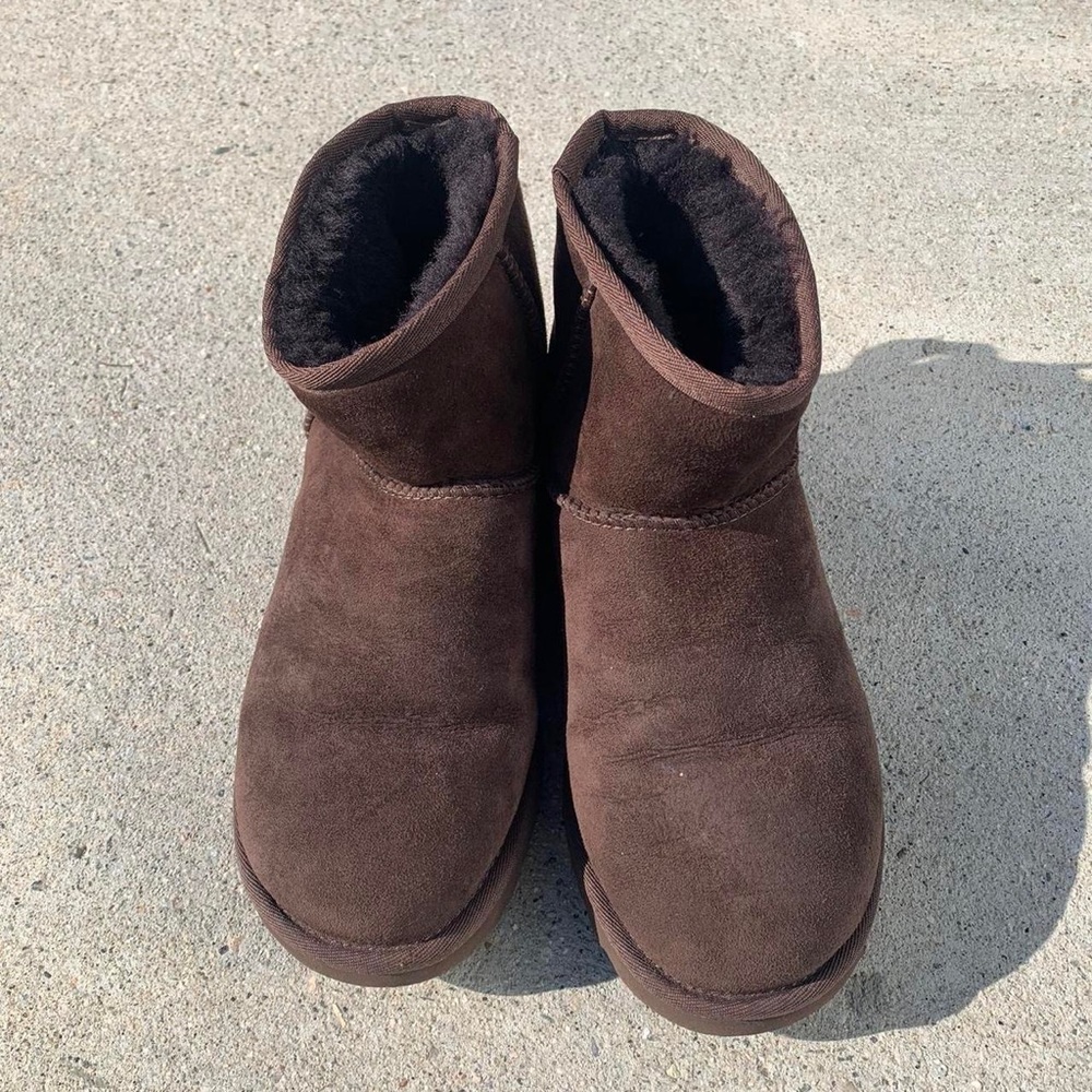 SOLD❌ UGG Women’s 7 Classic Mini Bootie in Burnt Cedar